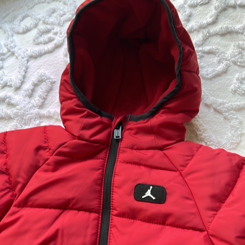 NWT Jordan Infant onesie puffer snowsuit. Cute little coat, red and black, 6 M. - Picture 5 of 9